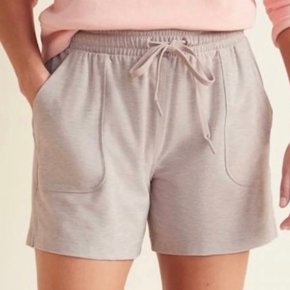 Women’s Breathe ON Utility-Pocket Shorts